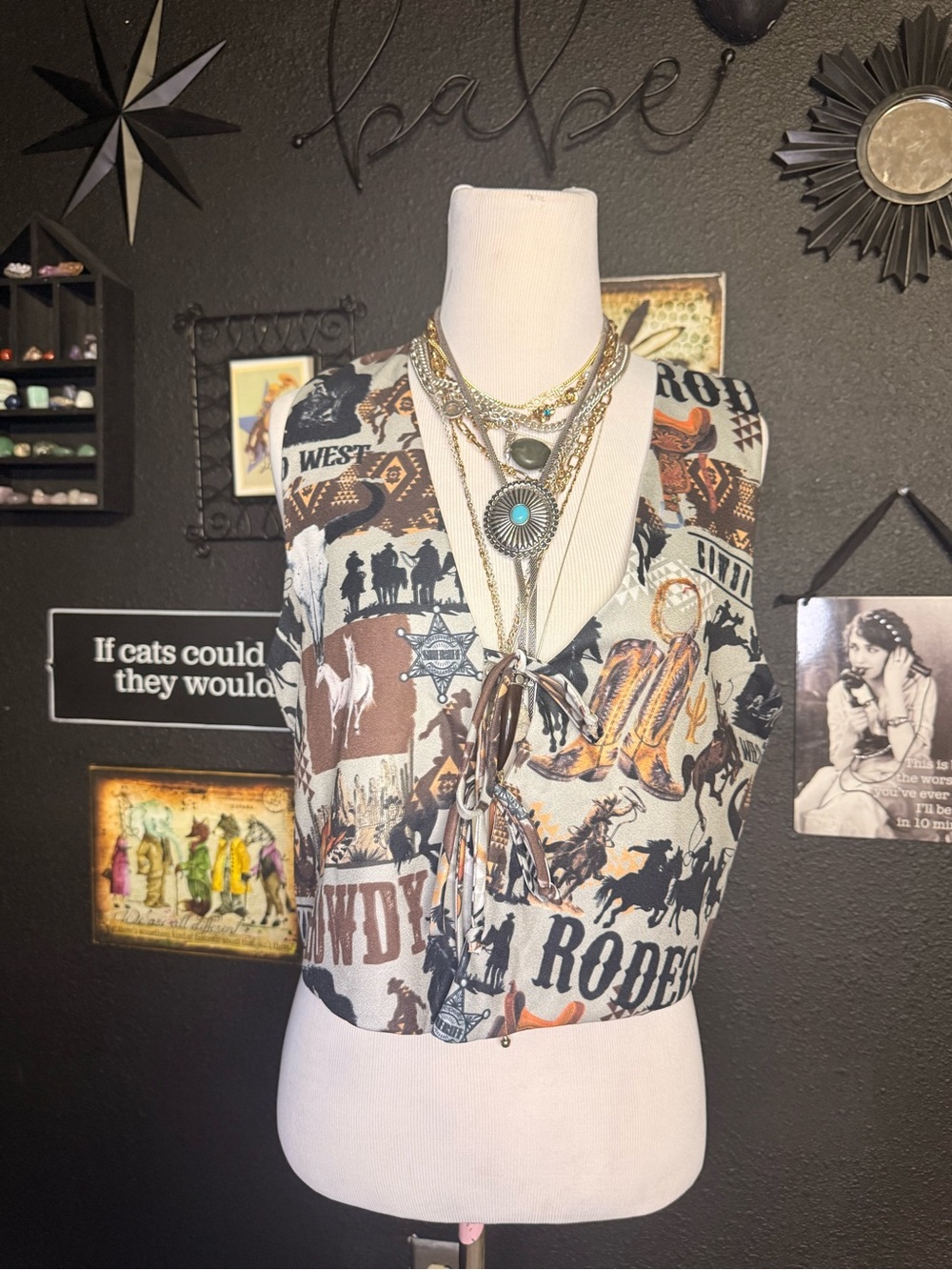 Western Rodeo Print Tie-Front Crop Top - Neutral Tones